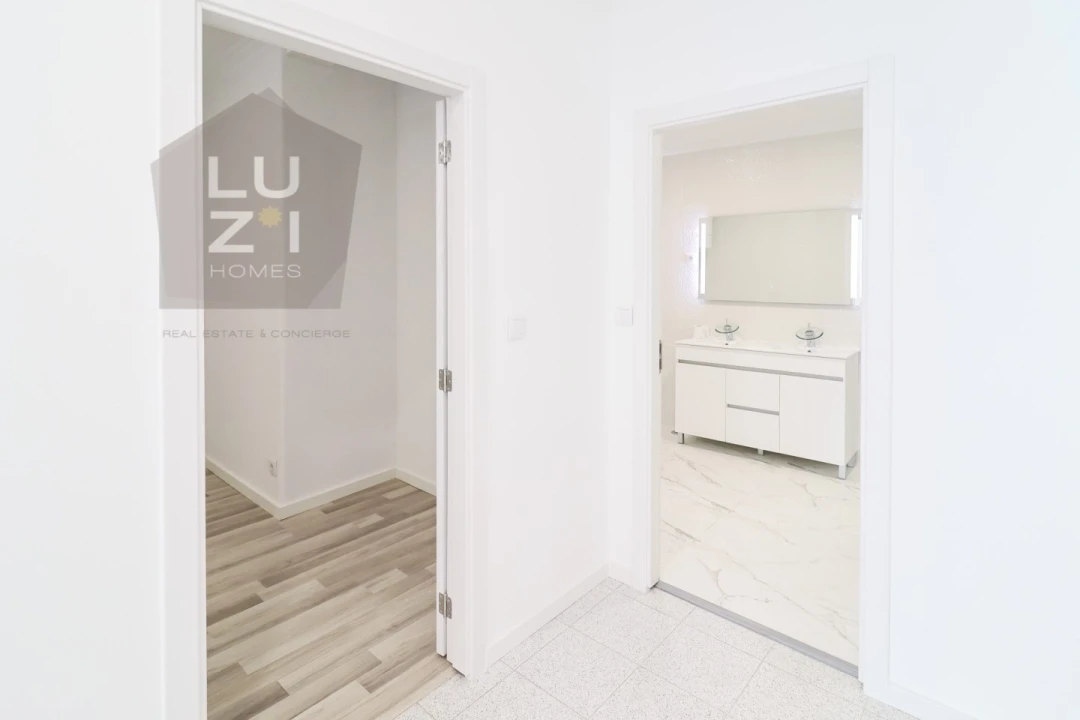 Apartamento T1 para Venda em Lagoa e Carvoeiro Foto 11