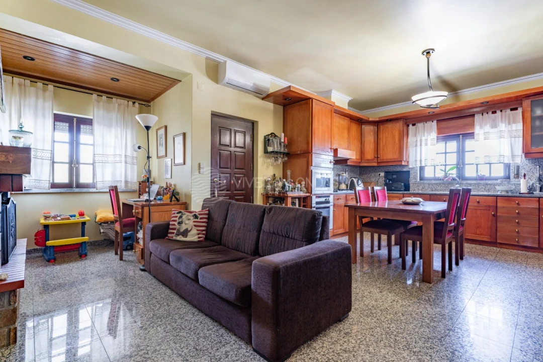 Moradia T6 para Venda em Amora Foto 7