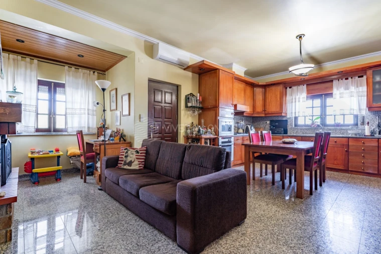 Moradia T6 para Venda em Amora Foto 7