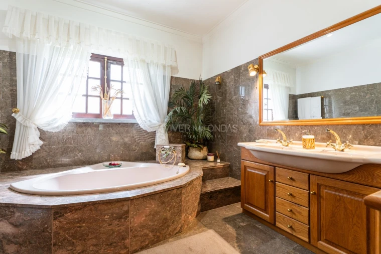 Moradia T6 para Venda em Amora Foto 10