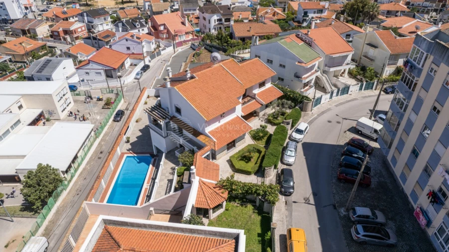 Moradia T6 para Venda em Amora Foto 36