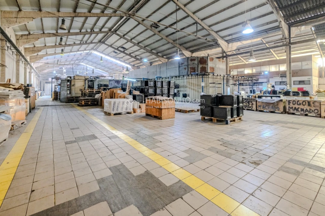 Armazém para Venda em Rio Tinto Foto 2