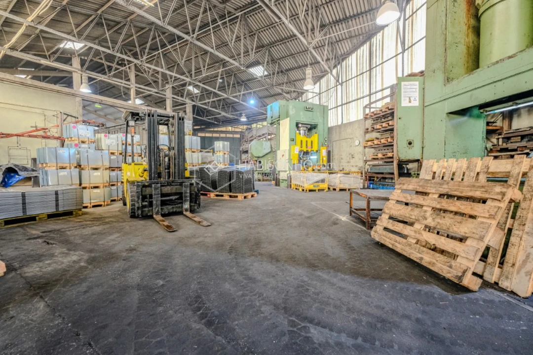 Armazém para Venda em Rio Tinto Foto 9