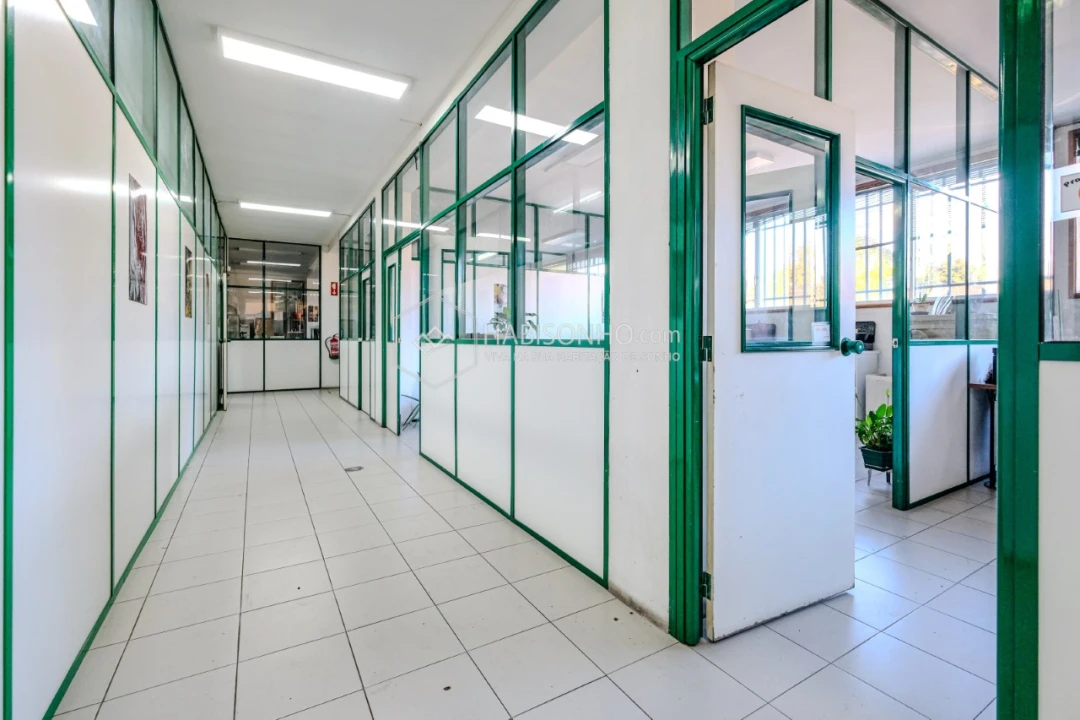 Armazém para Venda em Rio Tinto Foto 15