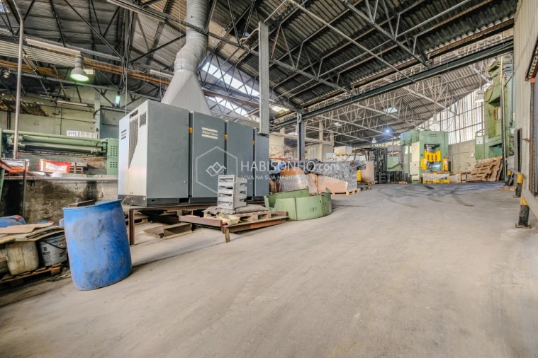 Armazém para Venda em Rio Tinto Foto 7