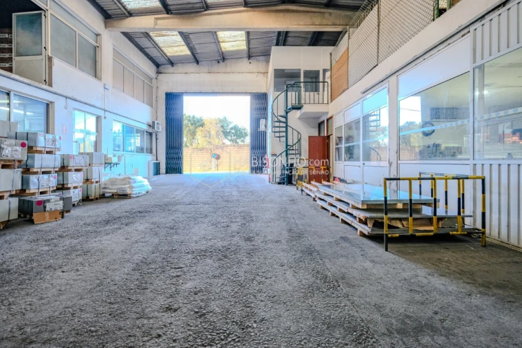 Armazém para Venda em Rio Tinto Foto 13