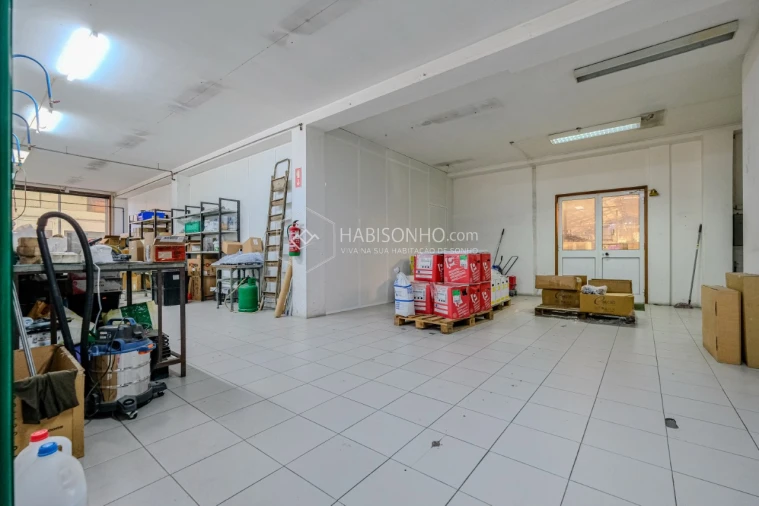 Armazém para Venda em Rio Tinto Foto 18