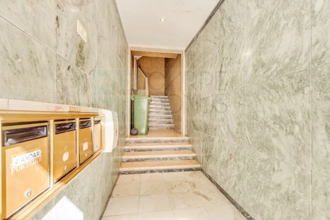 Apartamento T3 para Venda em Areeiro Foto 29