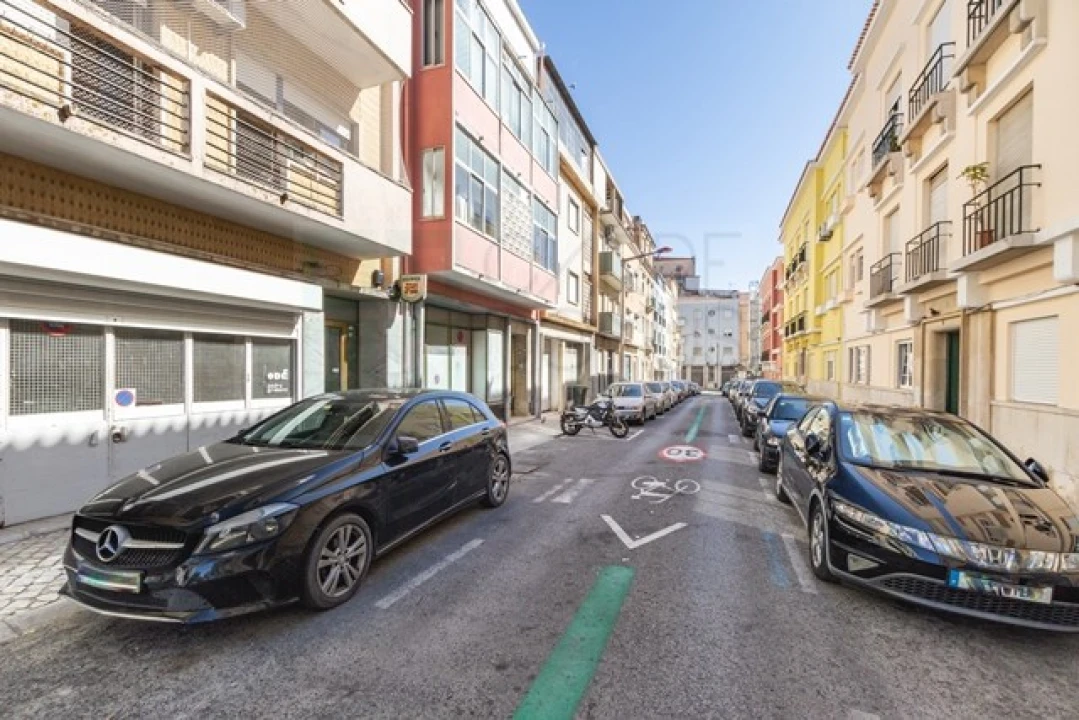 Apartamento T3 para Venda em Areeiro Foto 31