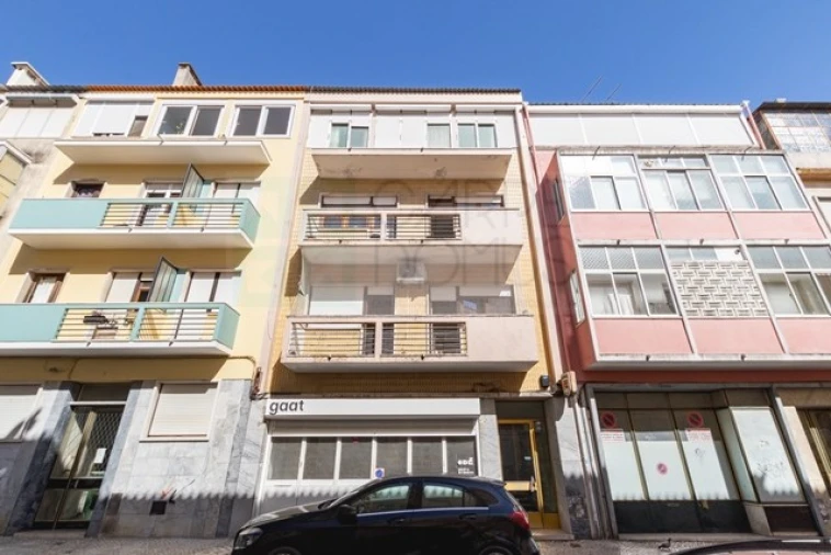 Apartamento T3 para Venda em Areeiro Foto 30