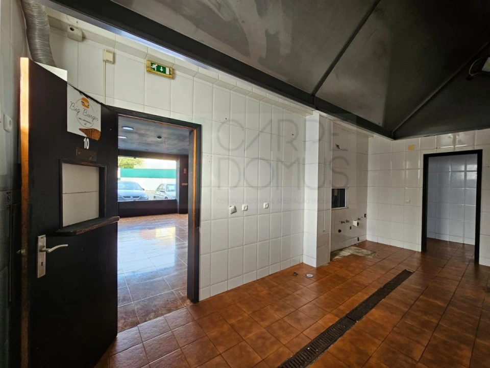 Prédio para Venda em Algueirão-Mem Martins Foto 9