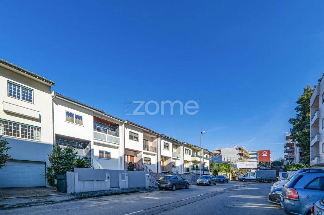 Moradia T4 para Venda em São Vitor (Braga) Foto 3