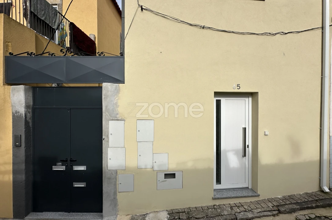 Moradia T4 para Venda em Santa Marinha e São Pedro da Afurada Foto 3