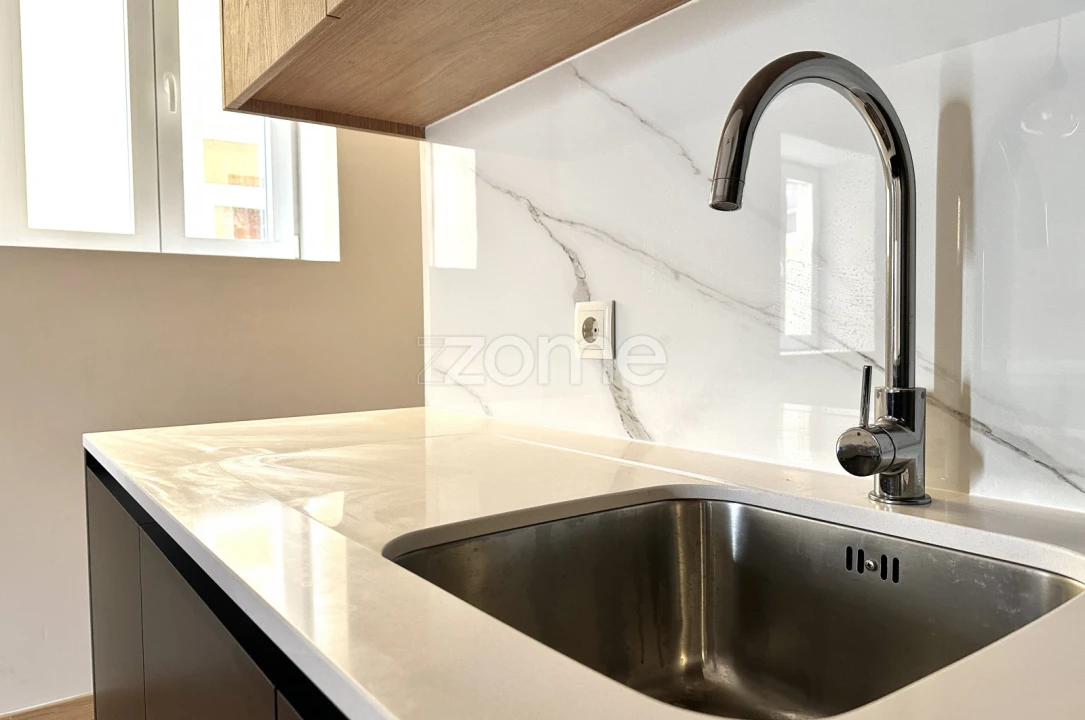 Moradia T4 para Venda em Santa Marinha e São Pedro da Afurada Foto 8