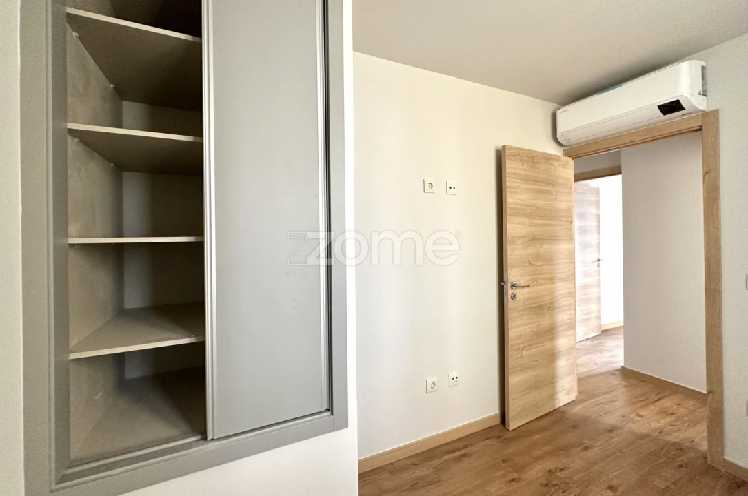 Moradia T4 para Venda em Santa Marinha e São Pedro da Afurada Foto 19