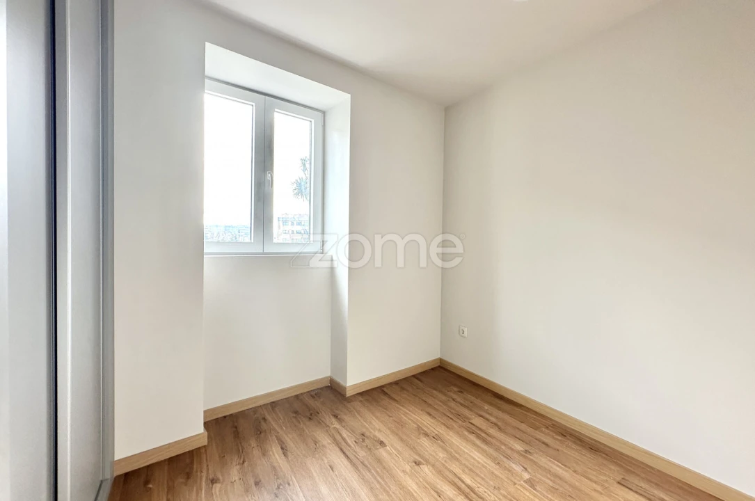 Moradia T4 para Venda em Santa Marinha e São Pedro da Afurada Foto 23