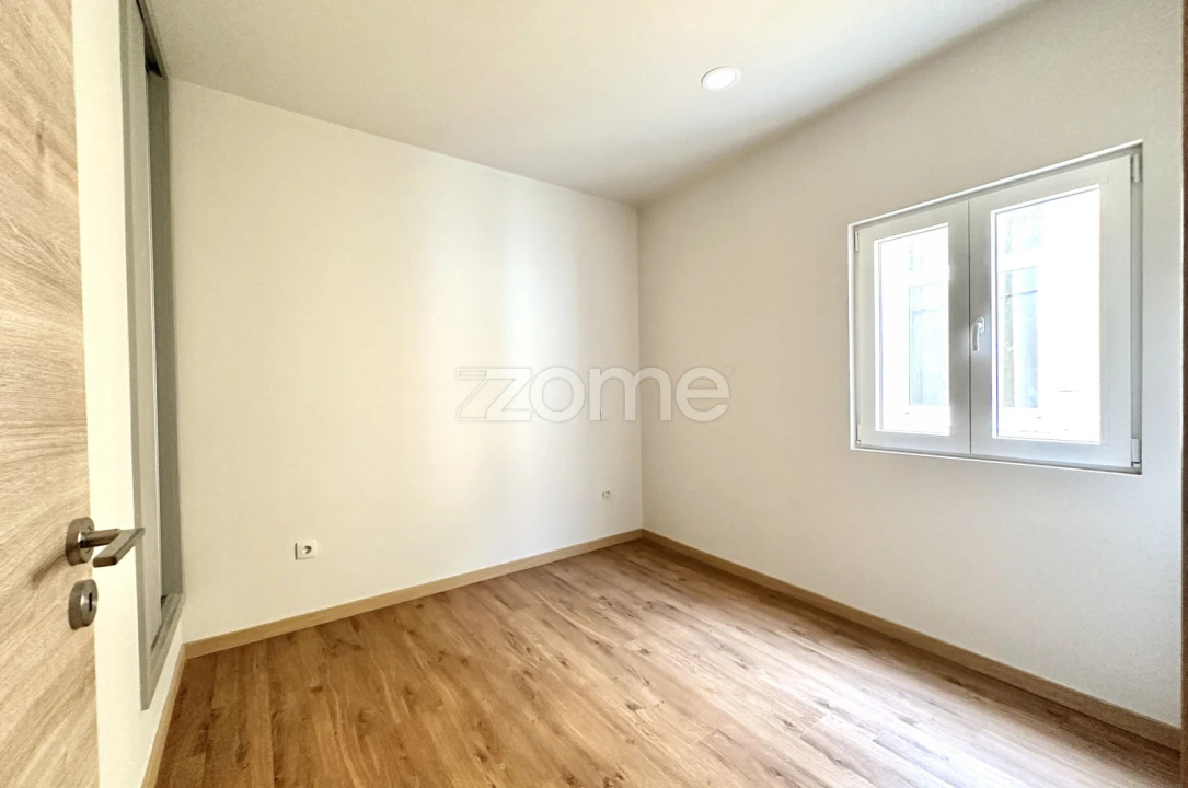 Moradia T4 para Venda em Santa Marinha e São Pedro da Afurada Foto 44