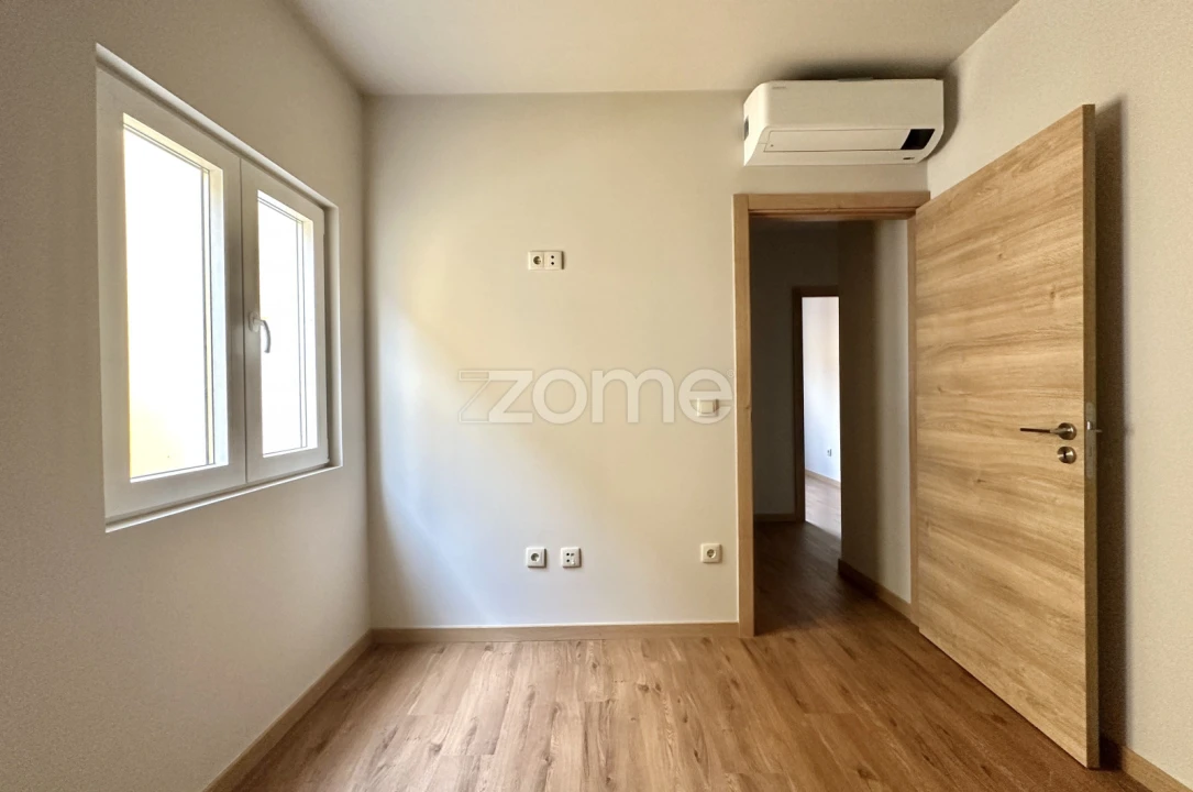 Moradia T4 para Venda em Santa Marinha e São Pedro da Afurada Foto 45