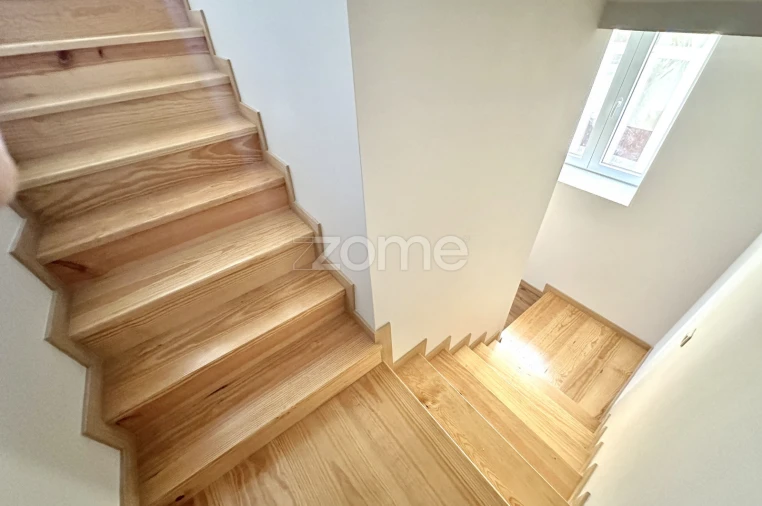 Moradia T4 para Venda em Santa Marinha e São Pedro da Afurada Foto 16