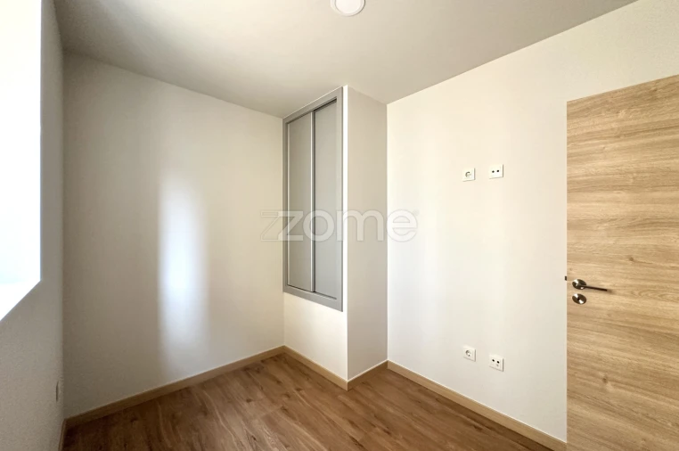 Moradia T4 para Venda em Santa Marinha e São Pedro da Afurada Foto 18