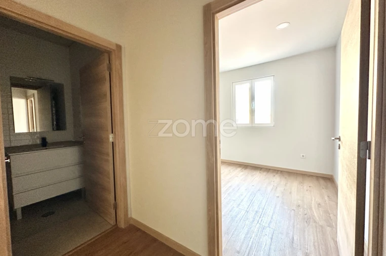 Moradia T4 para Venda em Santa Marinha e São Pedro da Afurada Foto 39