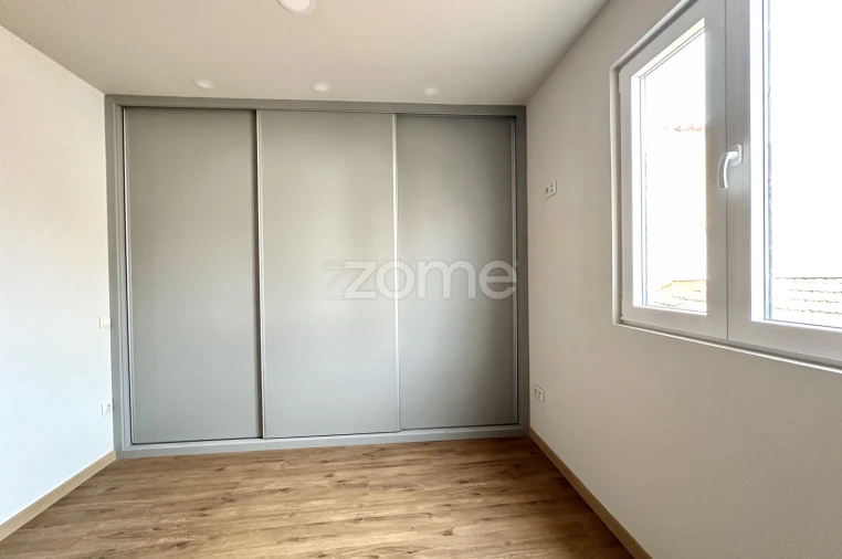 Moradia T4 para Venda em Santa Marinha e São Pedro da Afurada Foto 41