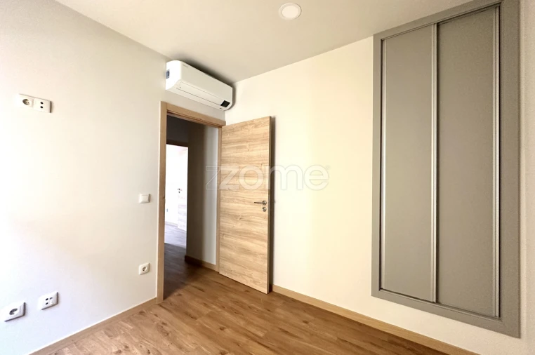 Moradia T4 para Venda em Santa Marinha e São Pedro da Afurada Foto 46