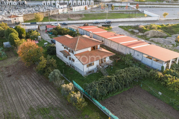 Moradia T6 para Venda em Darque Foto 23