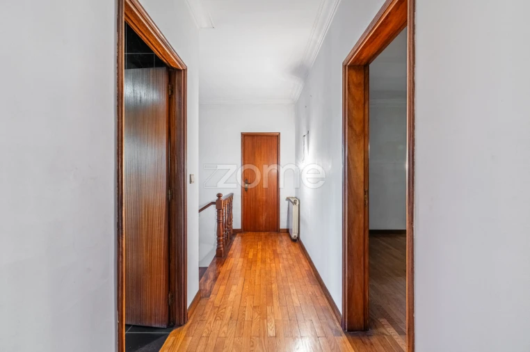 Moradia T6 para Venda em Darque Foto 14