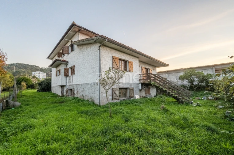 Moradia T6 para Venda em Darque Foto 21