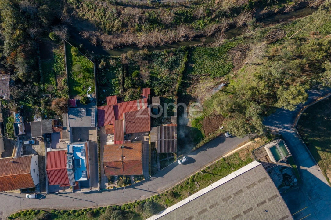 Moradia T2 para Venda em Milheiros Foto 3