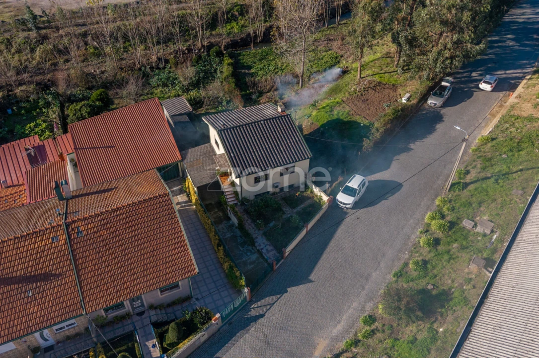 Moradia T2 para Venda em Milheiros Foto 4