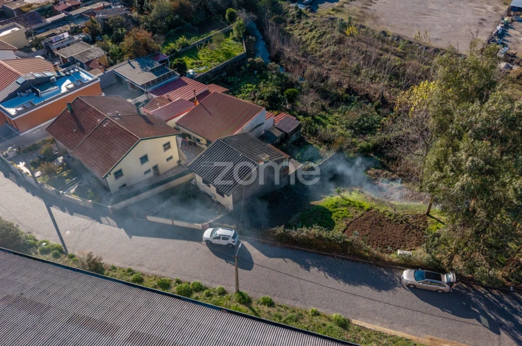 Moradia T2 para Venda em Milheiros Foto 5