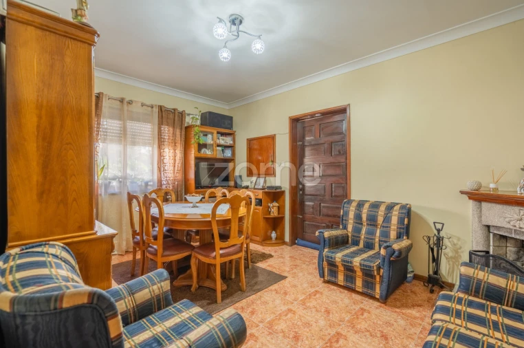 Moradia T2 para Venda em Milheiros Foto 14