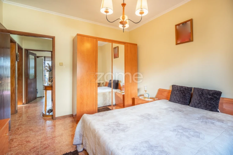 Moradia T2 para Venda em Milheiros Foto 18