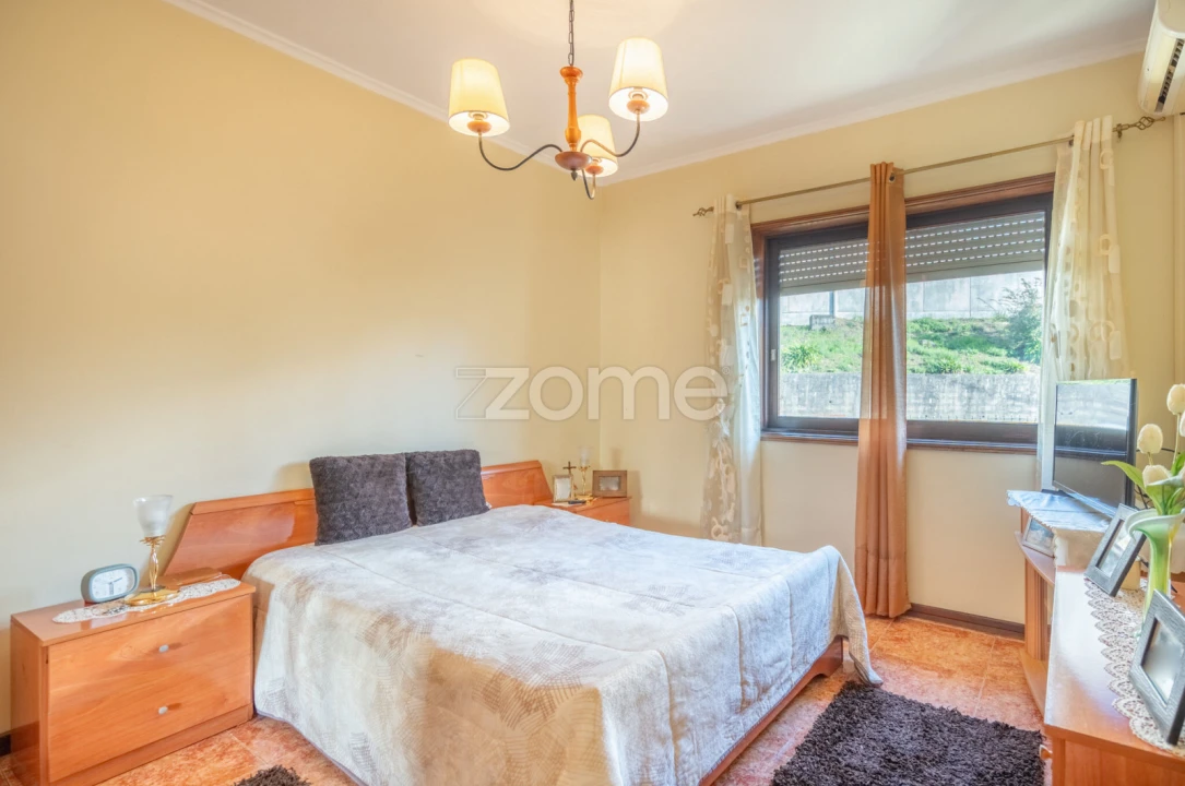 Moradia T2 para Venda em Milheiros Foto 17