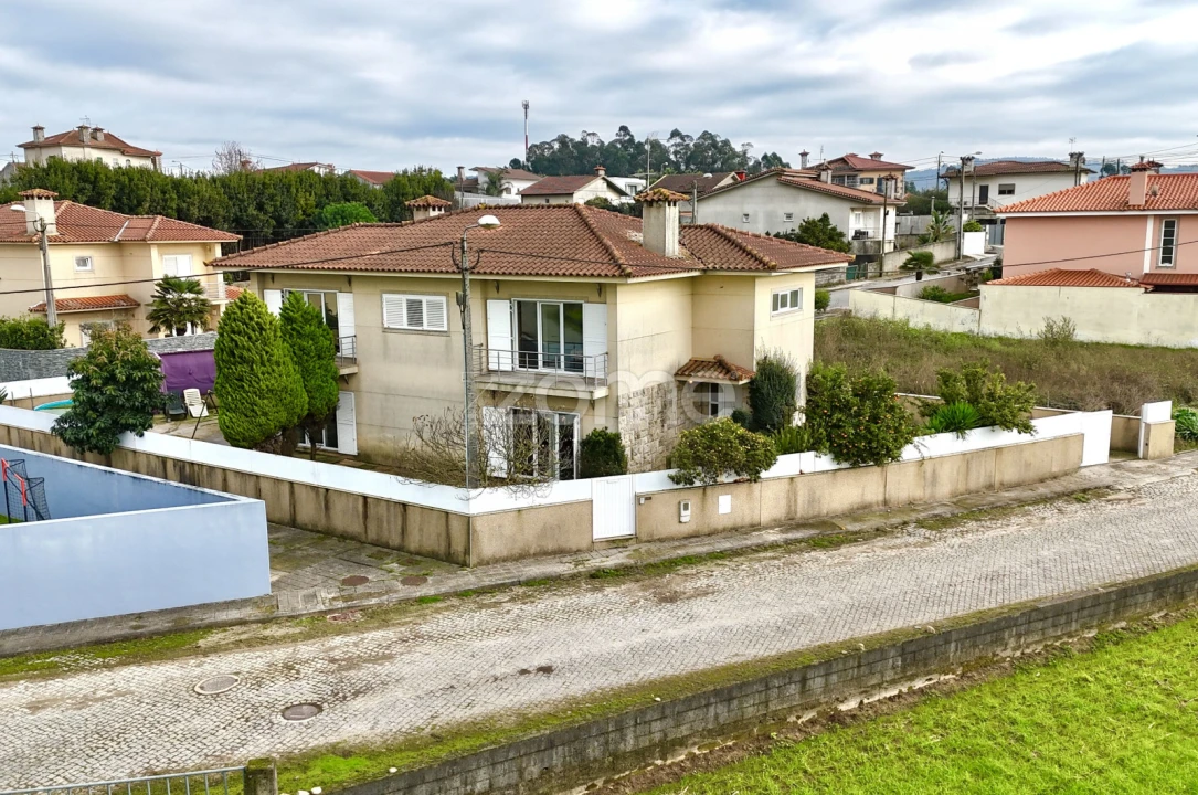 Moradia T3 para Venda em Gondifelos, Cavalões e Outiz Foto 39