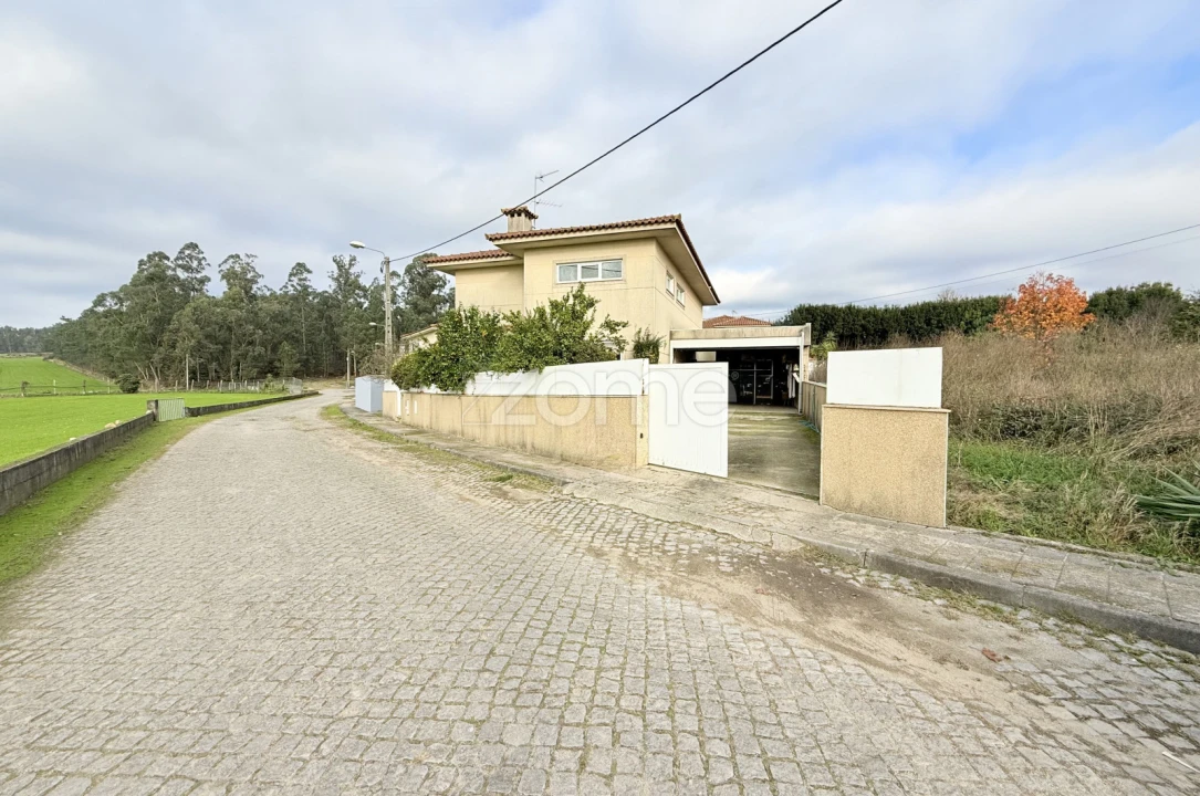 Moradia T3 para Venda em Gondifelos, Cavalões e Outiz Foto 32