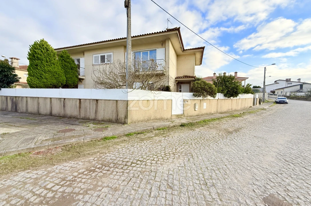 Moradia T3 para Venda em Gondifelos, Cavalões e Outiz Foto 36