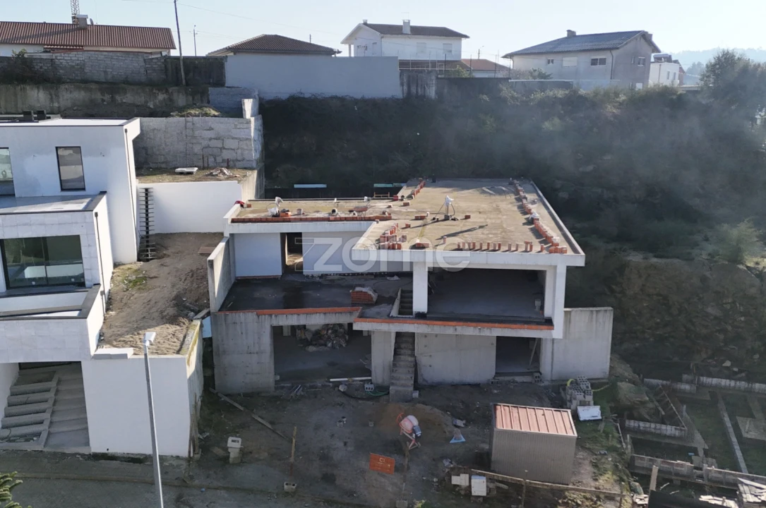 Moradia T3 para Venda em Brufe Foto 40