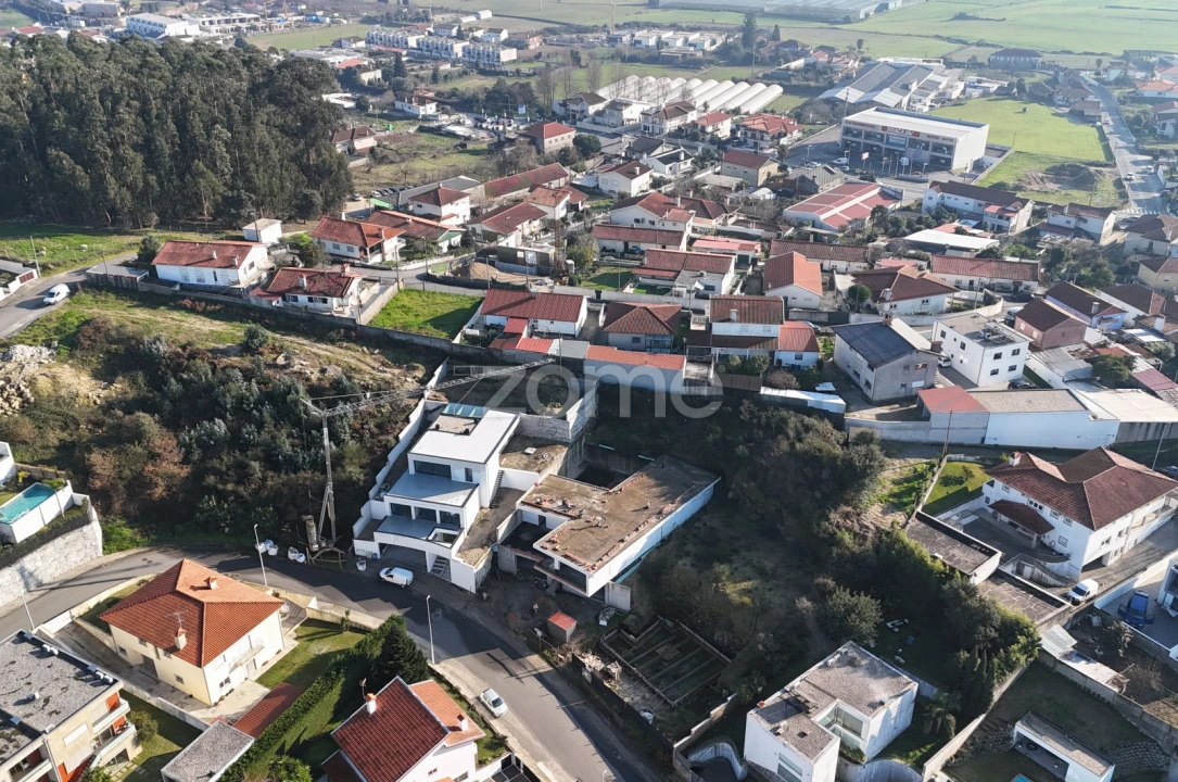 Moradia T3 para Venda em Brufe Foto 13