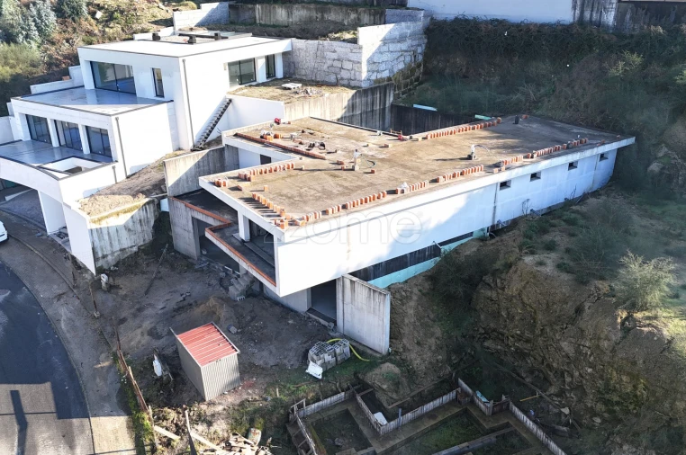 Moradia T3 para Venda em Brufe Foto 39