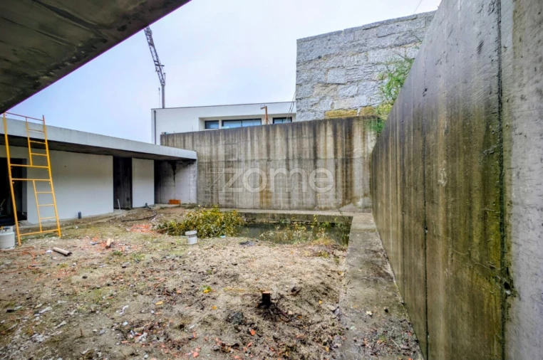 Moradia T3 para Venda em Brufe Foto 24