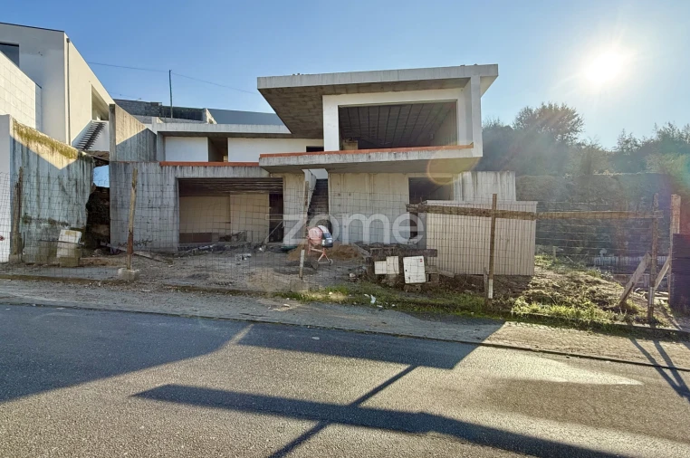 Moradia T3 para Venda em Brufe Foto 28