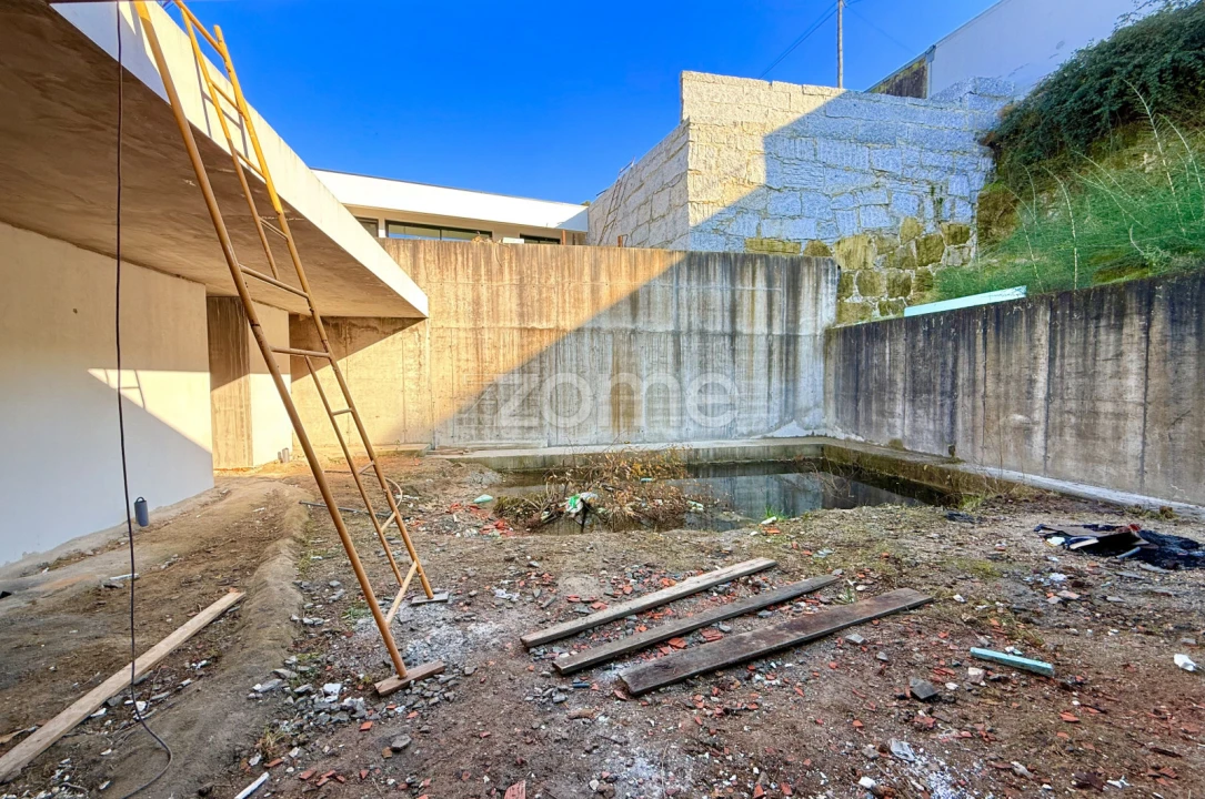 Moradia T3 para Venda em Brufe Foto 37