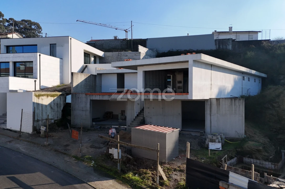 Moradia T3 para Venda em Brufe Foto 37