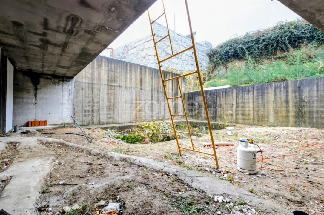 Moradia T3 para Venda em Brufe Foto 23