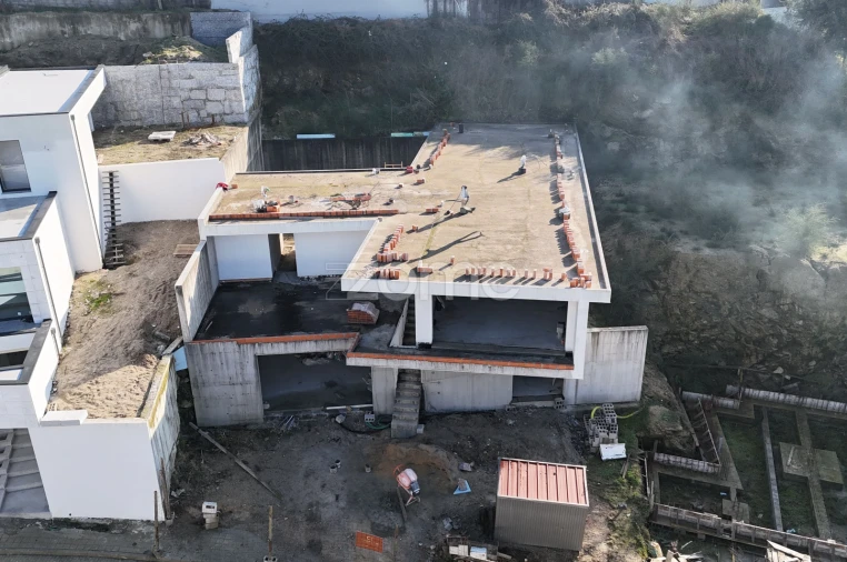 Moradia T3 para Venda em Brufe Foto 39