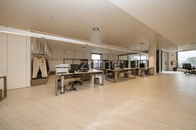 Terreno Comércio / Armazém para Venda em Barcelos, V.Boa, V.Frescainha Foto 12