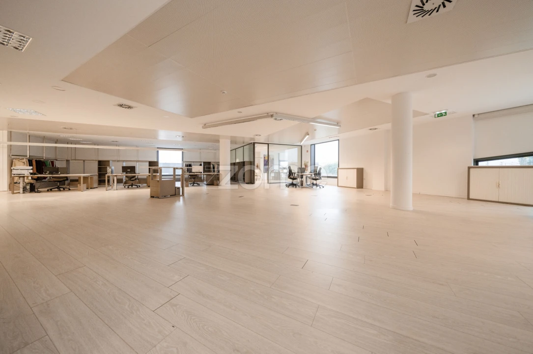 Terreno Comércio / Armazém para Venda em Barcelos, V.Boa, V.Frescainha Foto 8